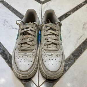 Nike Air Force 1 - Torquoise and White Size 4.5Y